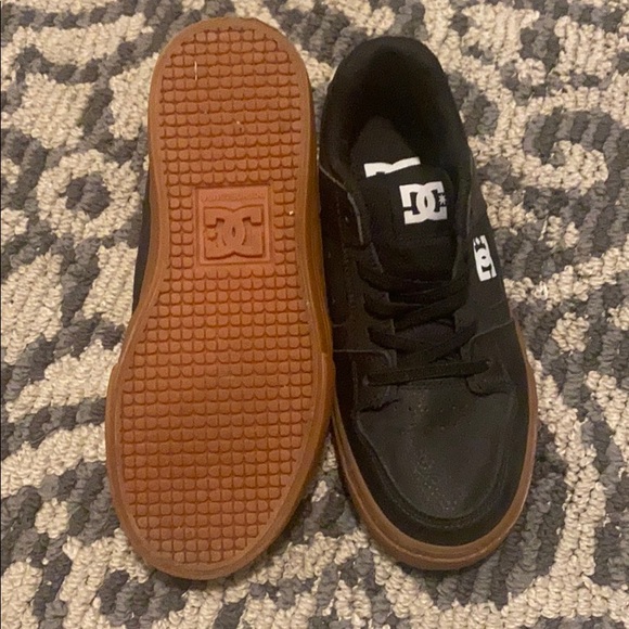 DC Pure Youth shoes size 2.5 - Picture 2 of 4